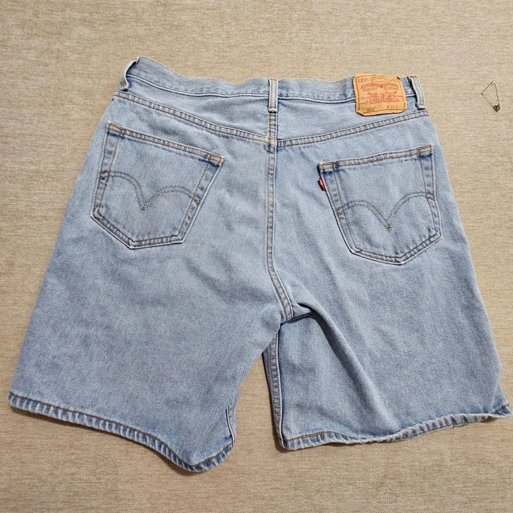 Levi's Vintage 550 Relaxed Fit Denim Shorts 36 Light Wash Blue Cotton